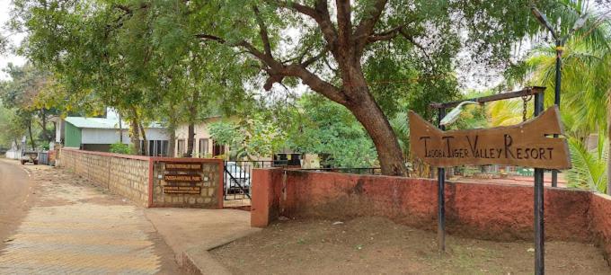 Tadoba Tiger Valley Resort Tadoba Mohurli Bagian luar foto